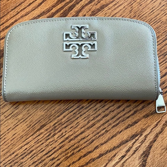 Tory Burch Handbags - Tory Burch Heather Grey zip around wallet